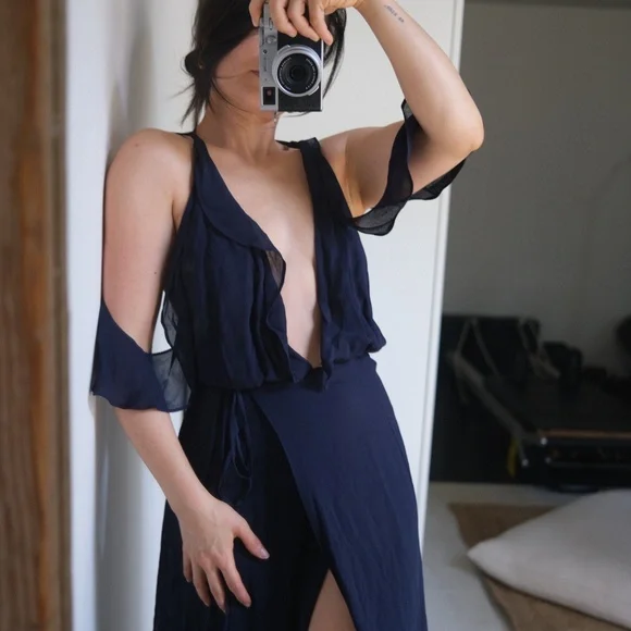 Reformation navy blue wrap dress - Picture 2 of 3